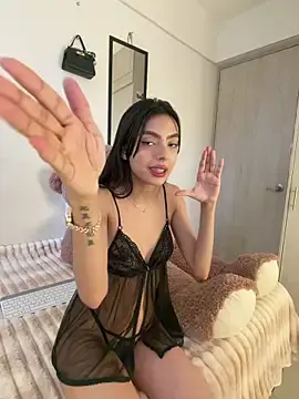 Stripchat Free Porn Cam of ZaraLuuv