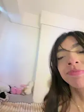 Stripchat Adult Webcam of ZaraLuuv