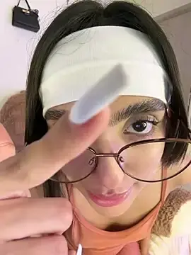 Stripchat Adult Webcams of ZaraLuuv