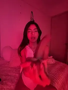 Stripchat Nude Webcam of ZaraLuuv