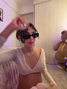 Stripchat Free Porn Cam of ZaraLuuv