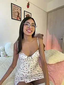 Stripchat Free Porn Cam of ZaraLuuv