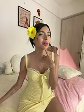 Stripchat Live Porn of ZaraLuuv
