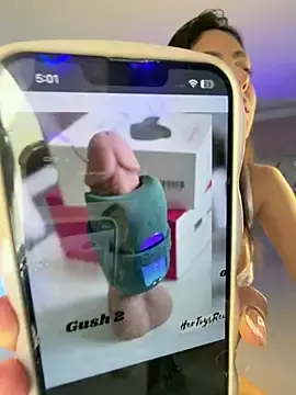 Stripchat Sex Cam of ZaraLuuv