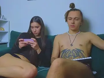 Stripchat Free Porn Cam of do_u_know_them