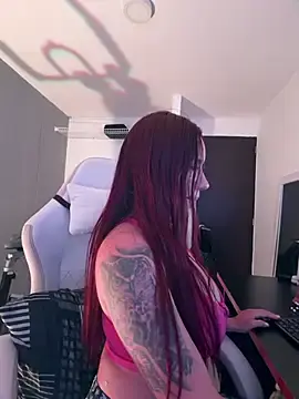Stripchat Sex Cam of samantha_tattu