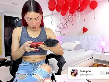 Stripchat Live Sex of charolbruce_1