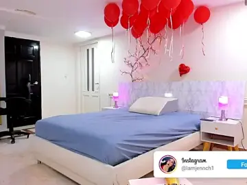 Stripchat Free Live Porn of charolbruce_1