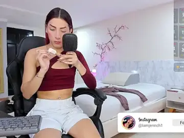 Stripchat Live Sex of charolbruce_1