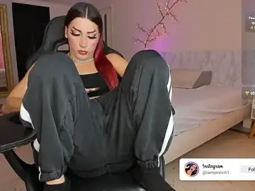 Stripchat Adult Webcam of charolbruce_1