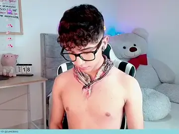 Stripchat Free Porn Cam of Niico_Cruz