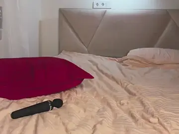 Stripchat Free Porn Cam of LolaTeaseX