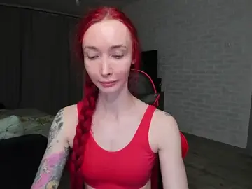 Stripchat Adult Webcam of Roxy_Silver