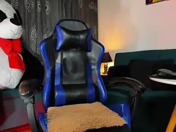 Stripchat Free Porn Cam of LiamCossio_