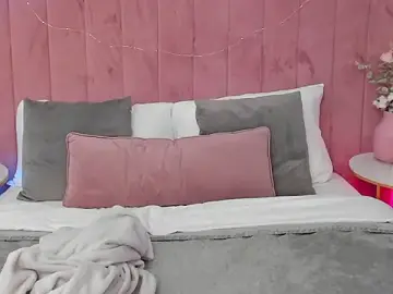 Stripchat Free Live Porn of LullyFox