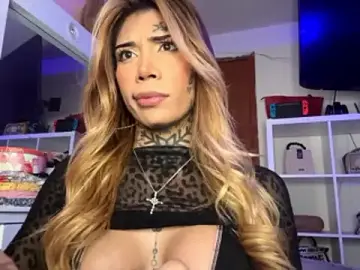 Stripchat Adult Webcam of caroline_cossei