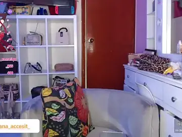 Stripchat Sex Cam of caroline_cossei