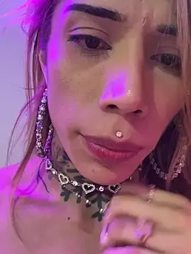 Stripchat Nude Webcam of caroline_cossei