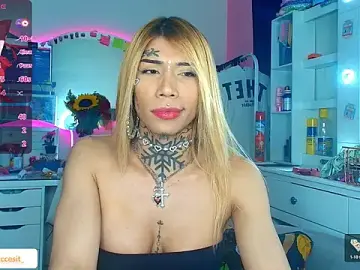 Stripchat Free Live Porn of caroline_cossei