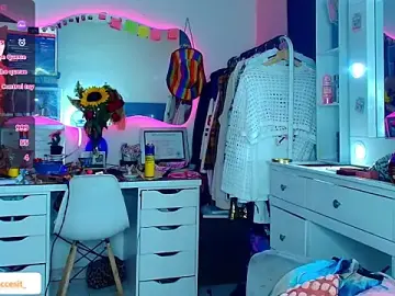 Stripchat Free Porn Cam of caroline_cossei