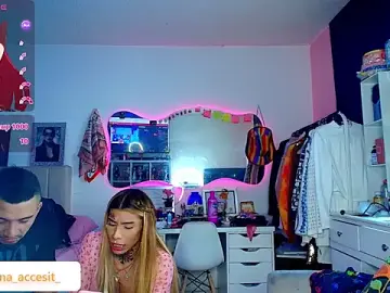 Stripchat Live Sex of caroline_cossei