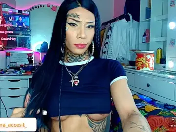 Stripchat Live Sex of caroline_cossei