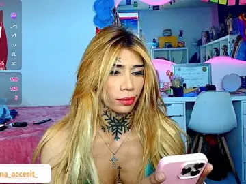 Stripchat Live Sex of caroline_cossei