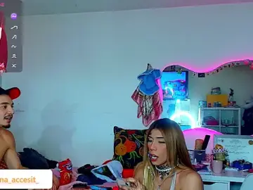 Stripchat Live Sex Cam of caroline_cossei