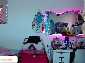 Stripchat Free Porn Cam of caroline_cossei