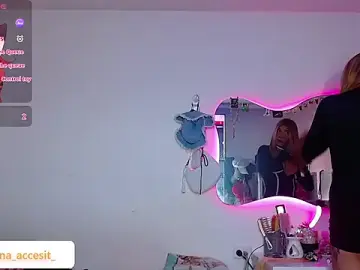 Stripchat Live Sex Cam of caroline_cossei