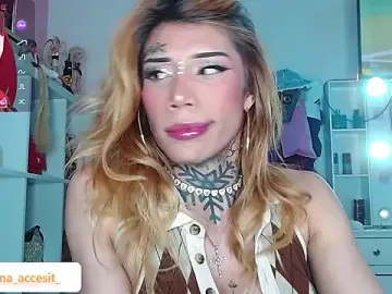 Stripchat Free Live Porn of caroline_cossei