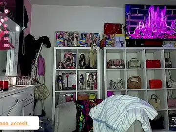 Stripchat Watch Live Sex Cams of caroline_cossei