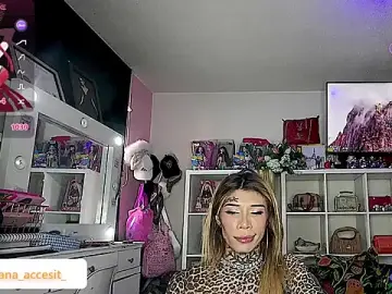 Stripchat Live Porn of caroline_cossei