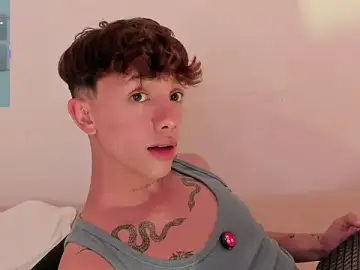 Stripchat Live Sex Cam of Tomy_Rox