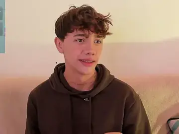 Stripchat Free Porn Cam of Tomy_Rox