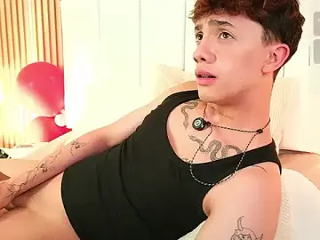 Stripchat Nude Webcam of Tomy_Rox