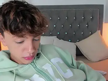 Stripchat Free Porn Cam of Tomy_Rox