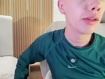 Stripchat Free Porn Cam of Tomy_Rox