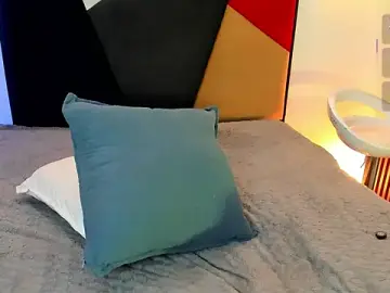 Stripchat Live Sex Cam of Tomy_Rox