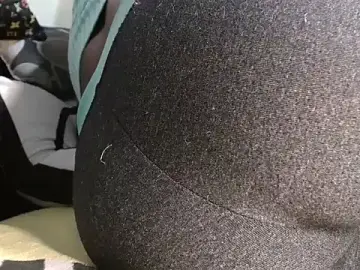 Stripchat Live Sex Cam of santa_queenn