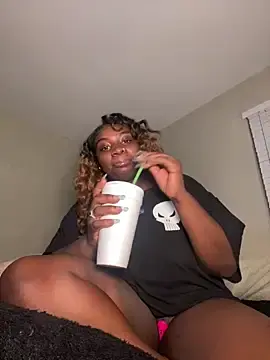 Stripchat Live Sex Cam of LillShayy