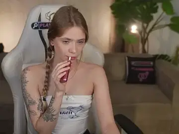 Stripchat Sex Cam of Angy_Netal