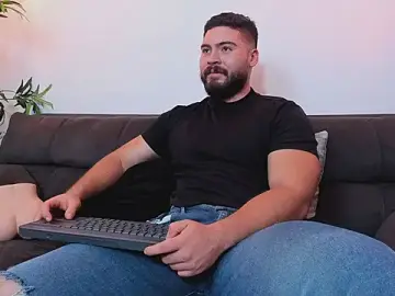 Stripchat Best live sex cam show of SebastianVilla_