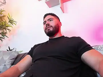Stripchat Free Porn Cam of SebastianVilla_