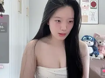 Stripchat Sex Chat of --bee--