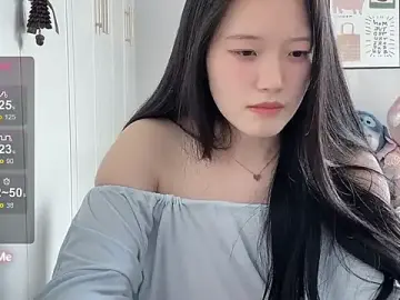 Stripchat Free Porn Cam of --bee--