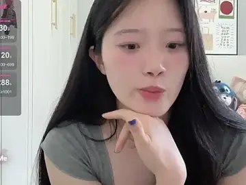 Stripchat Free Live Porn of --bee--