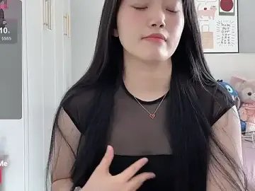 Stripchat Live Porn of --bee--