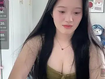 Stripchat Live Porn of --bee--