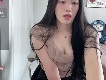 Stripchat Nude Webcam of --bee--